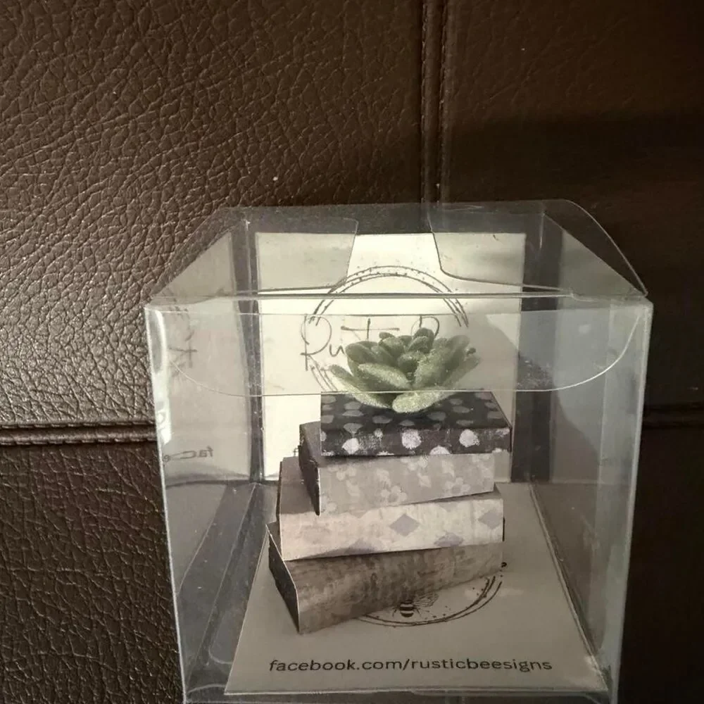 miniature dollhouse accessories